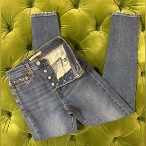 Wedgie skinny Levi’s jeans size 25